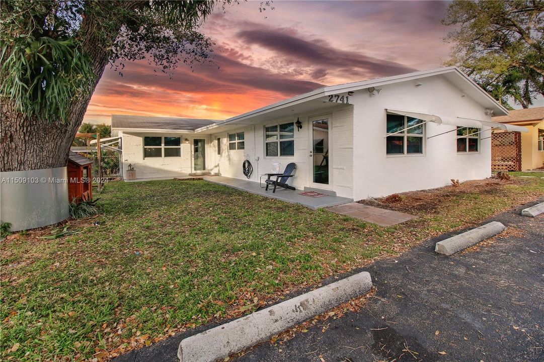 Recently Sold: $589,000 (0 beds, 0 baths, 1995 Square Feet)