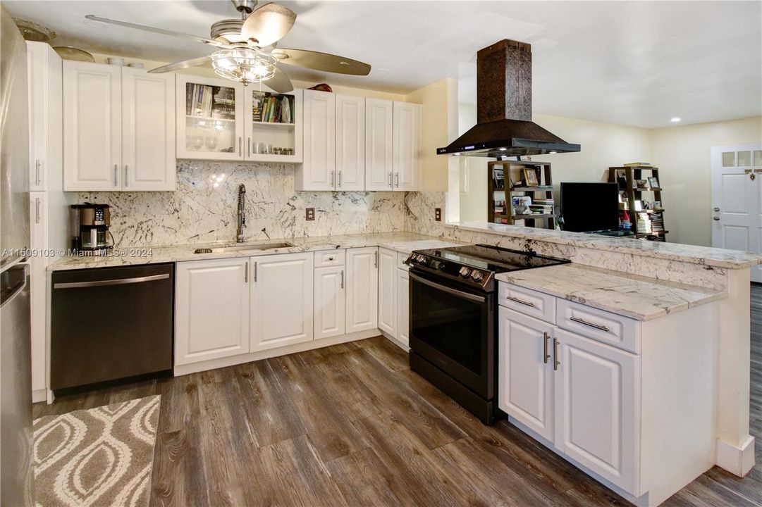 Recently Sold: $589,000 (0 beds, 0 baths, 1995 Square Feet)