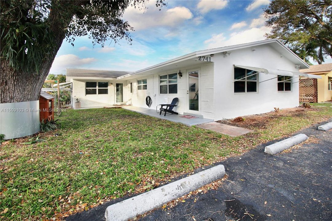 Recently Sold: $589,000 (0 beds, 0 baths, 1995 Square Feet)