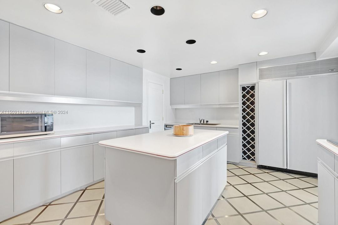 Active With Contract: $2,250,000 (4 beds, 3 baths, 3300 Square Feet)
