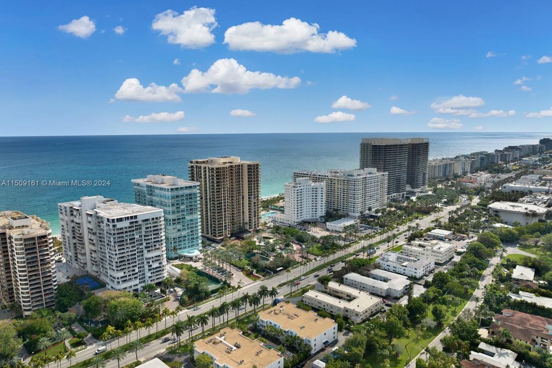 Active With Contract: $2,250,000 (4 beds, 3 baths, 3300 Square Feet)