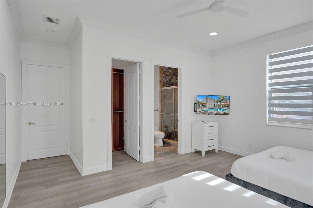 Недавно арендовано: $22,995 (9 спален, 7 ванн, 8368 Квадратных фут)