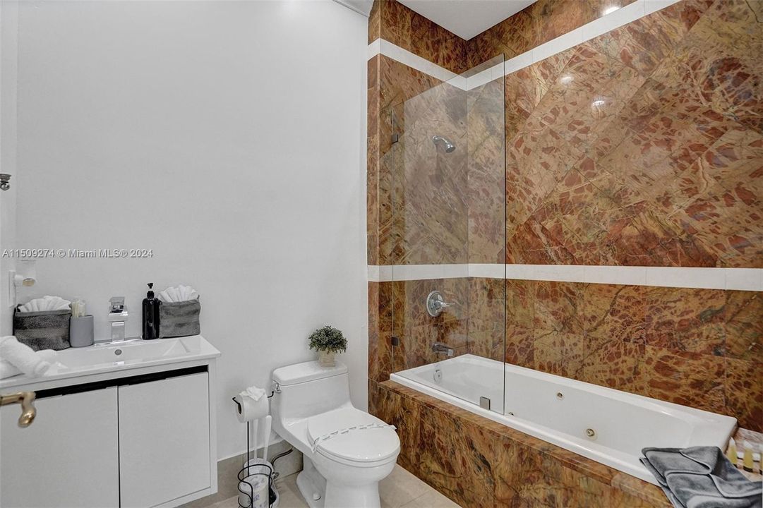 Недавно арендовано: $22,995 (9 спален, 7 ванн, 8368 Квадратных фут)