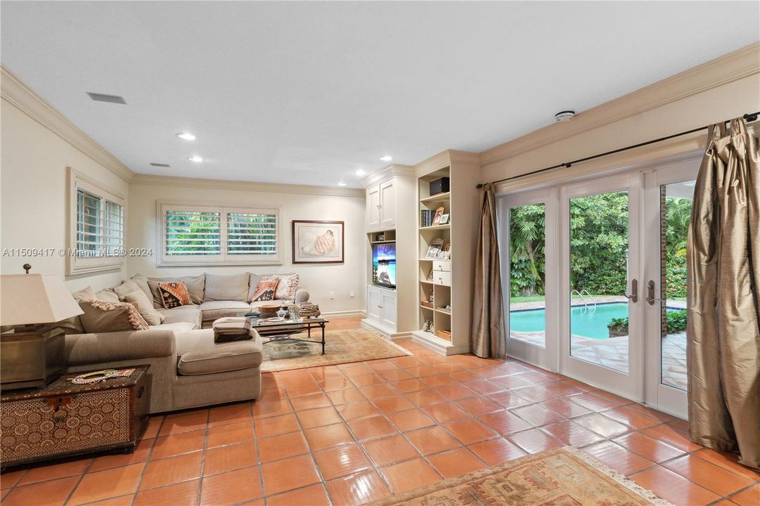 Recently Sold: $1,850,000 (4 beds, 3 baths, 2888 Square Feet)