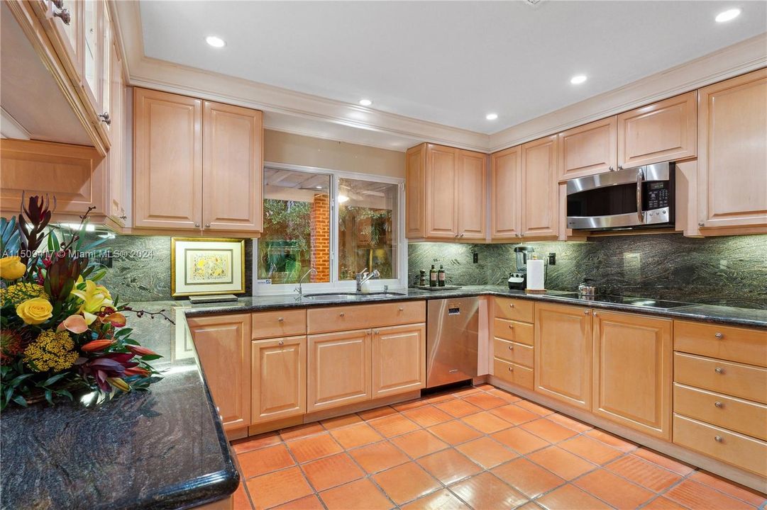 Recently Sold: $1,850,000 (4 beds, 3 baths, 2888 Square Feet)
