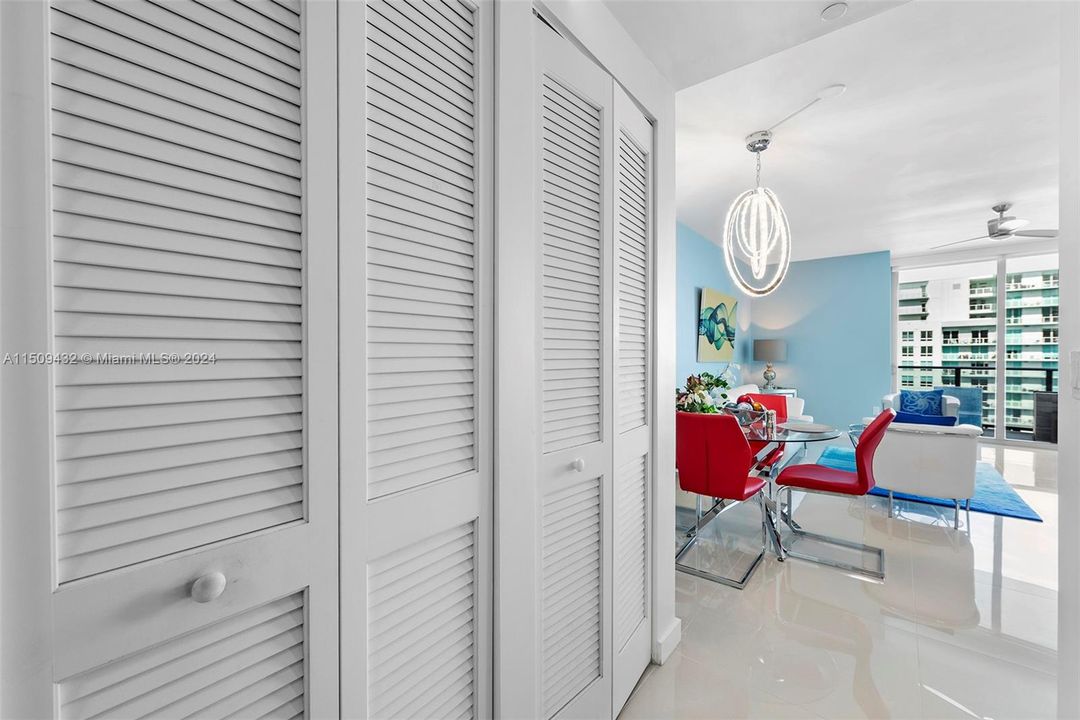 Недавно продано: $589,900 (1 спален, 1 ванн, 759 Квадратных фут)