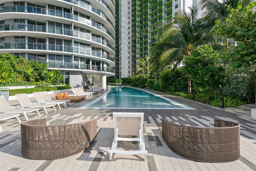 Недавно продано: $589,900 (1 спален, 1 ванн, 759 Квадратных фут)