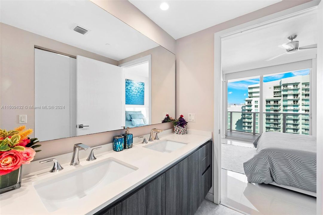 Недавно продано: $589,900 (1 спален, 1 ванн, 759 Квадратных фут)