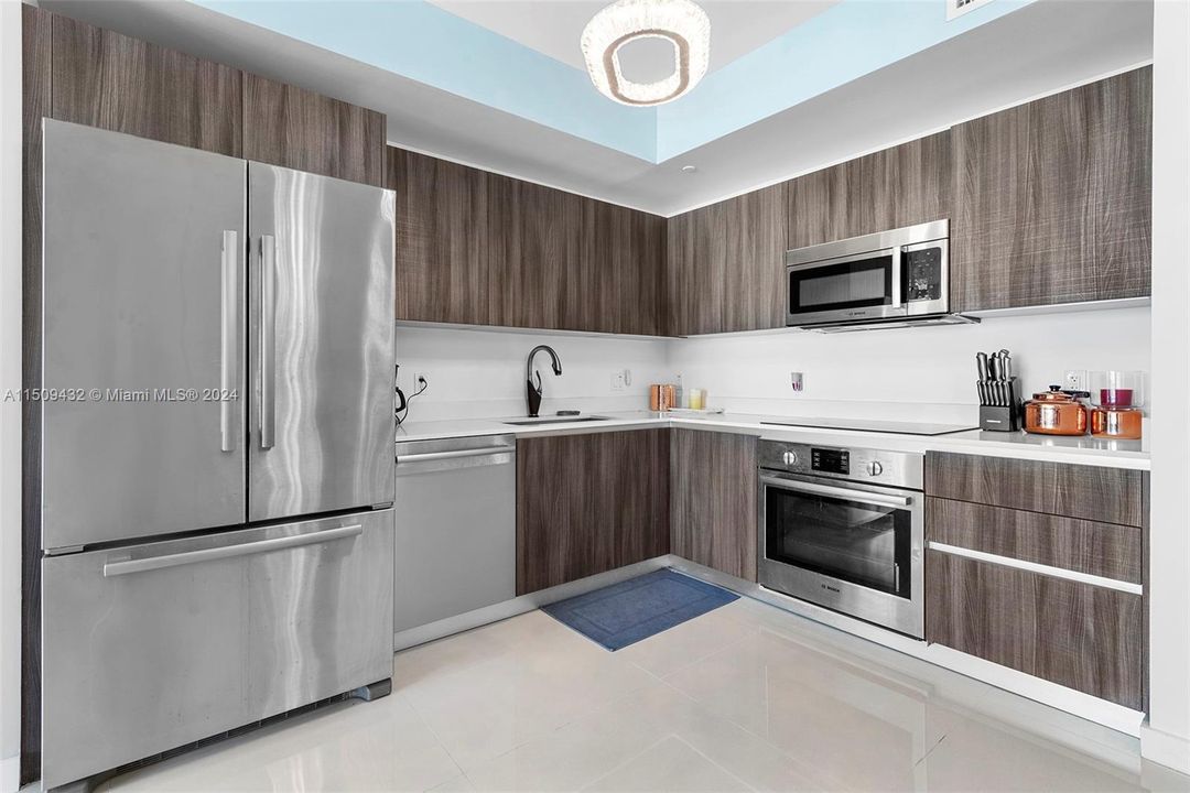 Недавно продано: $589,900 (1 спален, 1 ванн, 759 Квадратных фут)