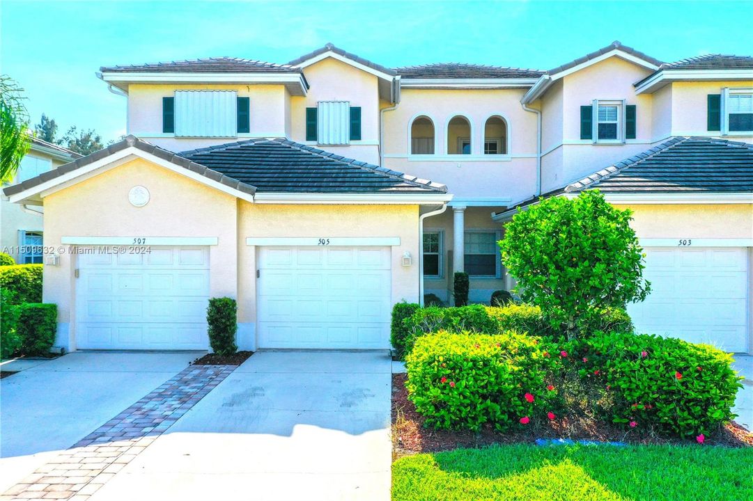 Недавно продано: $452,000 (2 спален, 2 ванн, 1253 Квадратных фут)