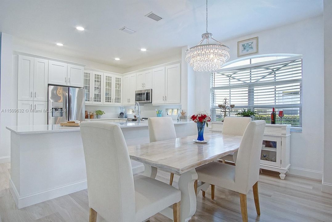 Недавно продано: $452,000 (2 спален, 2 ванн, 1253 Квадратных фут)