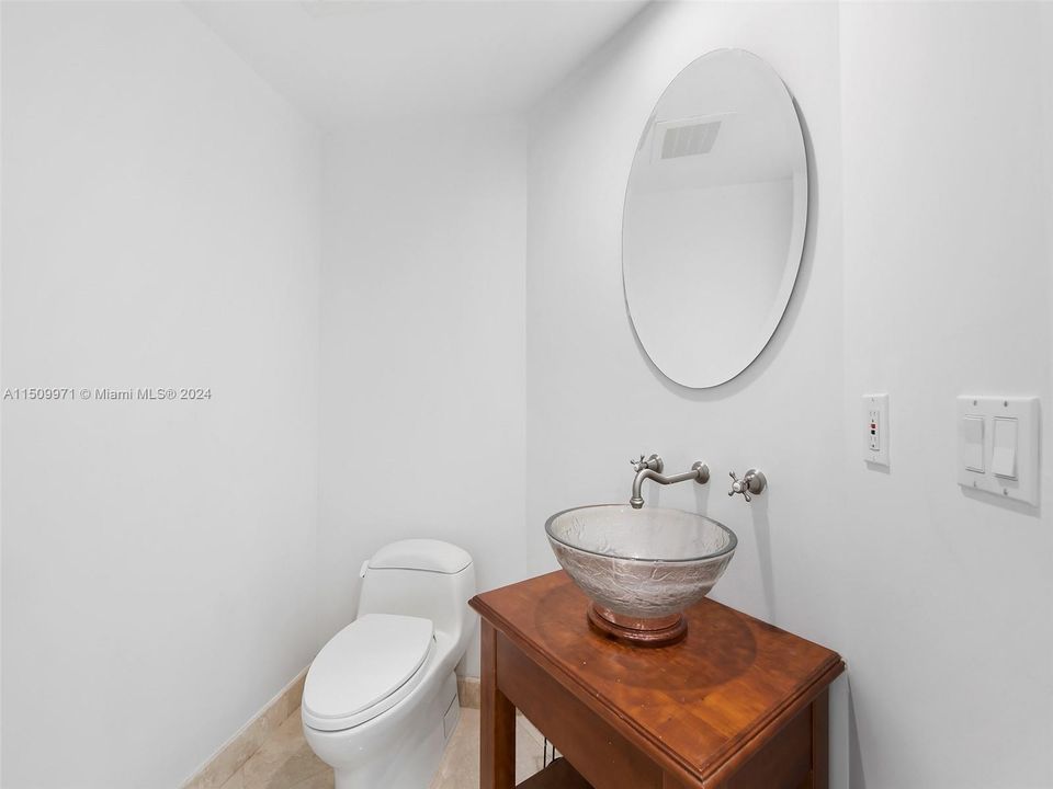 Recently Rented: $6,500 (2 beds, 2 baths, 1522 Square Feet)