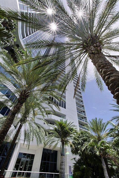 Recently Rented: $6,500 (2 beds, 2 baths, 1522 Square Feet)