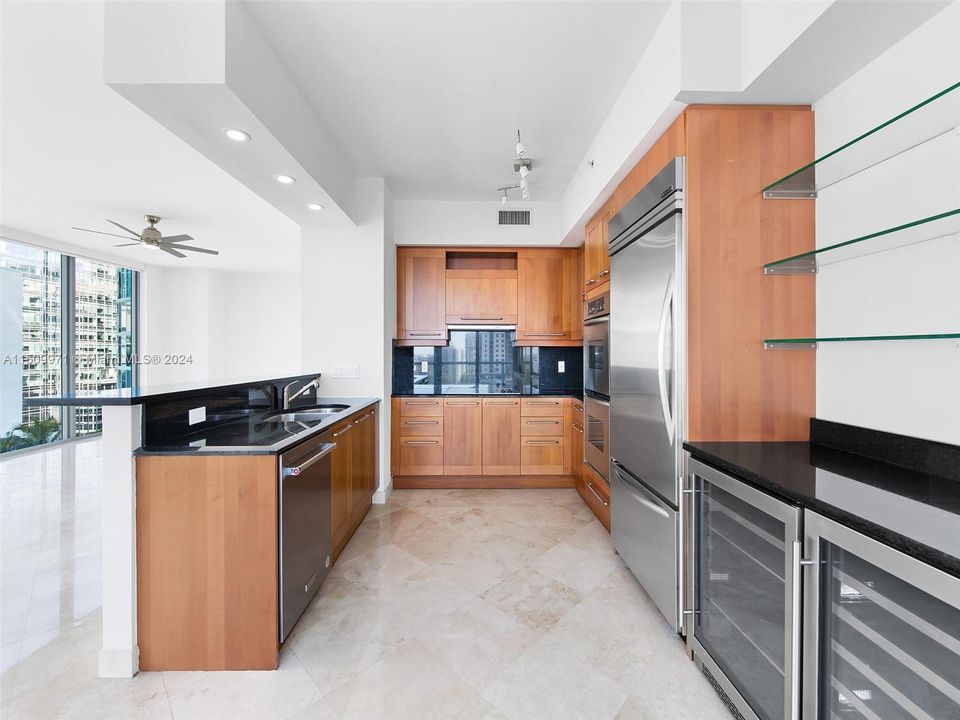 Recently Rented: $6,500 (2 beds, 2 baths, 1522 Square Feet)