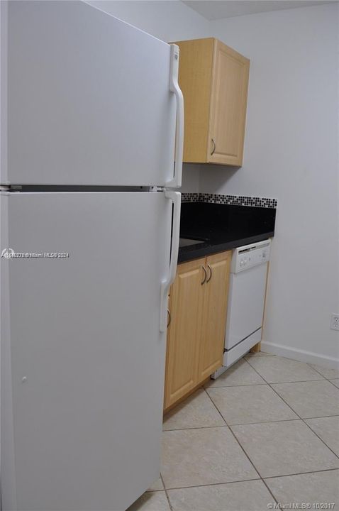 Recently Rented: $1,900 (1 beds, 1 baths, 710 Square Feet)