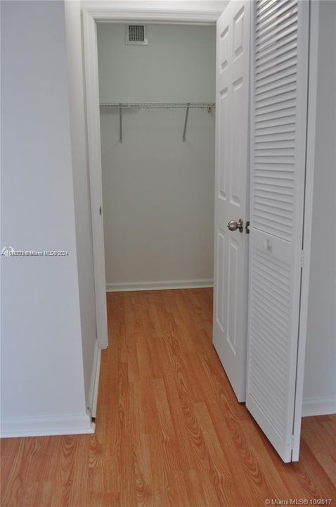 Recently Rented: $1,900 (1 beds, 1 baths, 710 Square Feet)