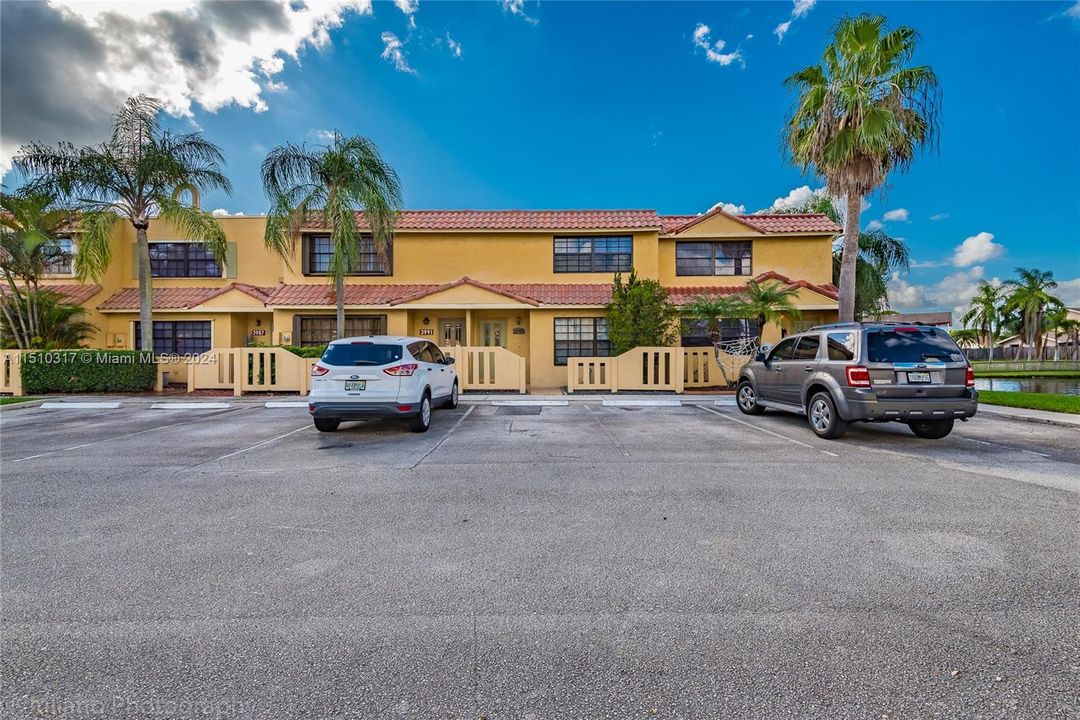 Recently Sold: $420,000 (3 beds, 2 baths, 1764 Square Feet)