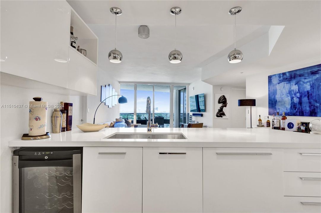 Recently Sold: $1,750,000 (2 beds, 2 baths, 1400 Square Feet)