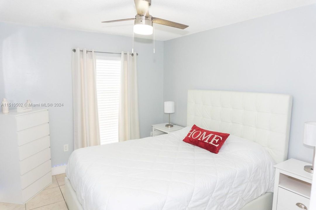 Recently Rented: $2,550 (2 beds, 2 baths, 980 Square Feet)