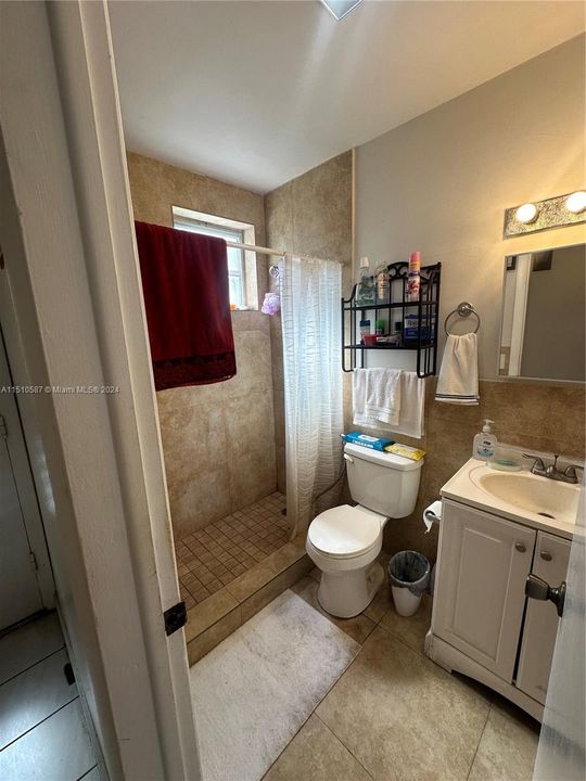 Active With Contract: $80,000 (1 beds, 1 baths, 688 Square Feet)