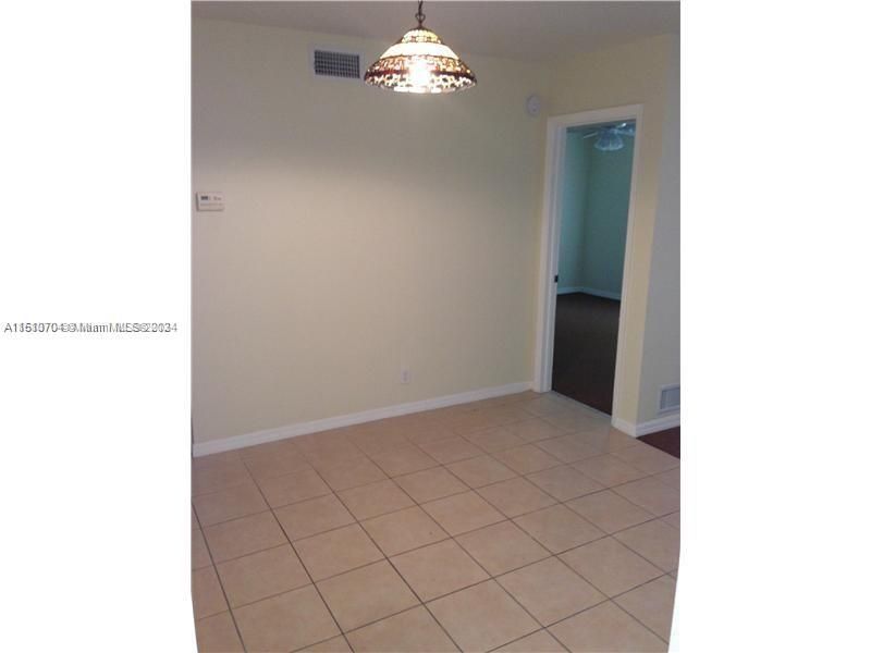 For Sale: $143,000 (1 beds, 1 baths, 840 Square Feet)