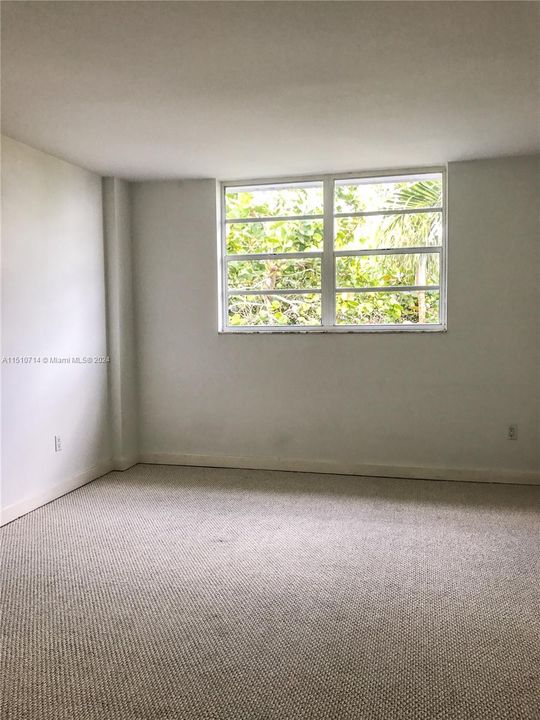 Recently Rented: $2,200 (1 beds, 1 baths, 723 Square Feet)