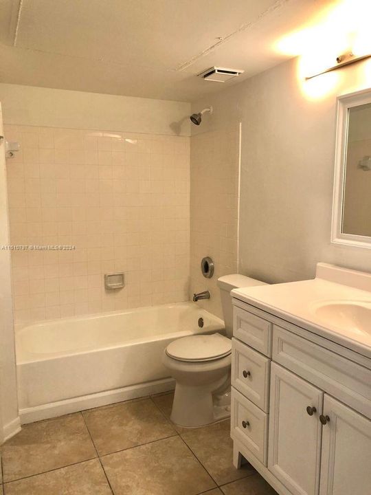 最近租的: $1,800 (1 贝兹, 1 浴室, 715 平方英尺)