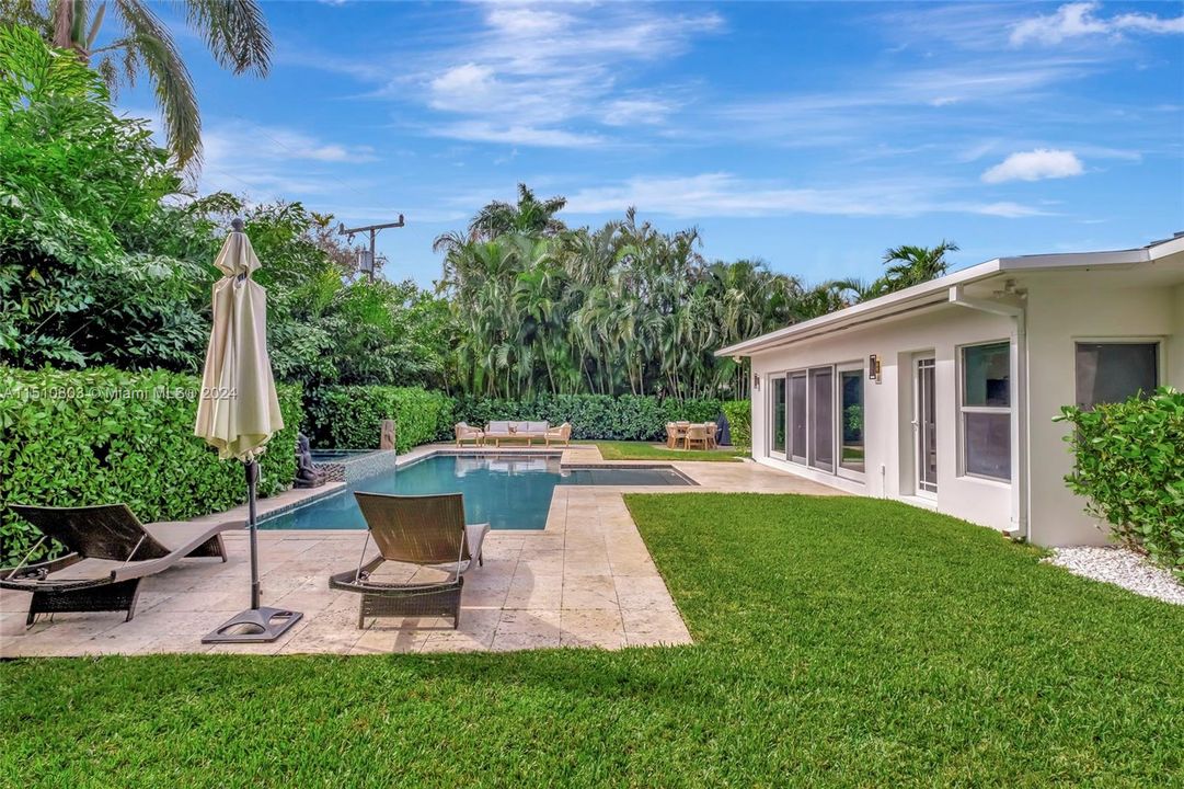Active With Contract: $2,995,000 (4 beds, 4 baths, 4219 Square Feet)