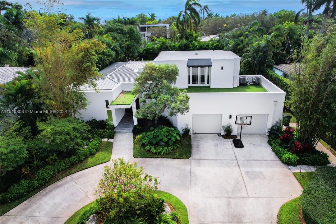 Active With Contract: $2,995,000 (4 beds, 4 baths, 4219 Square Feet)