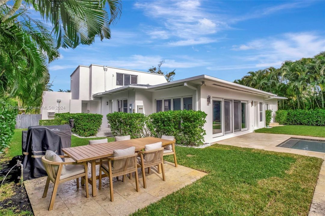 Active With Contract: $2,995,000 (4 beds, 4 baths, 4219 Square Feet)