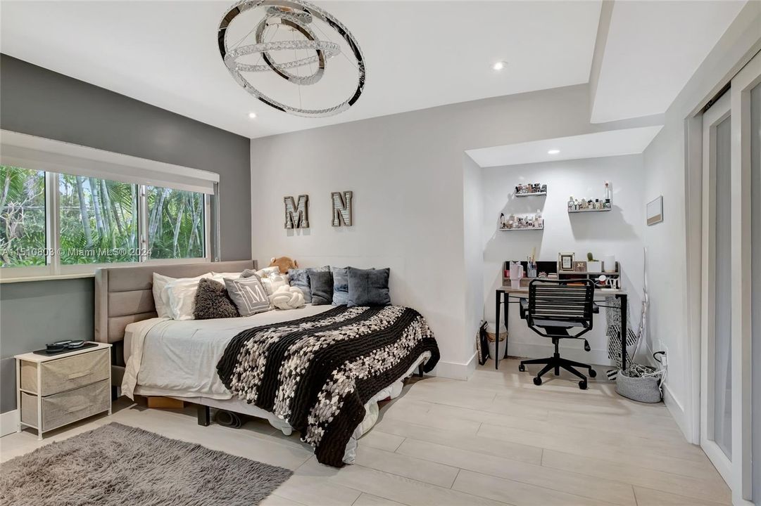 Active With Contract: $2,995,000 (4 beds, 4 baths, 4219 Square Feet)