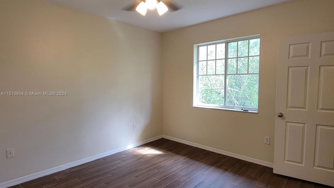 For Sale: $305,000 (2 beds, 2 baths, 1058 Square Feet)