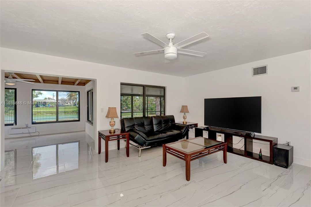 最近售出: $450,000 (3 贝兹, 2 浴室, 1756 平方英尺)