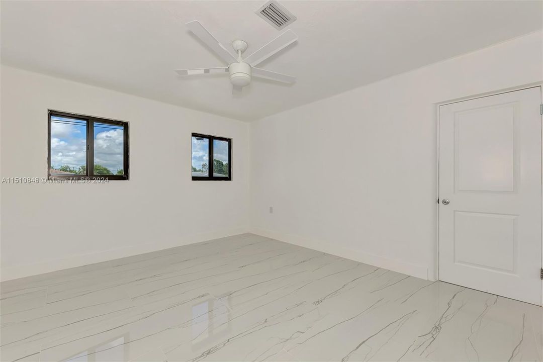 最近售出: $450,000 (3 贝兹, 2 浴室, 1756 平方英尺)