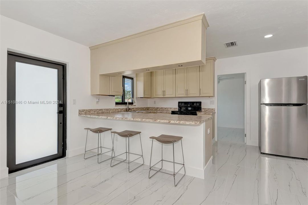 最近售出: $450,000 (3 贝兹, 2 浴室, 1756 平方英尺)