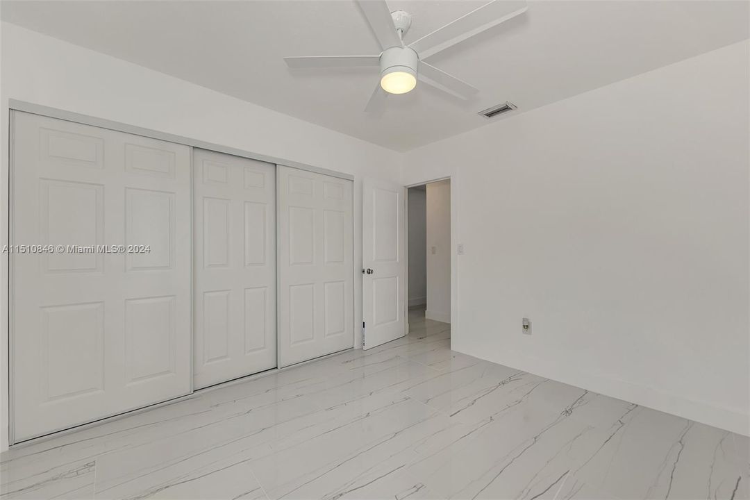 最近售出: $450,000 (3 贝兹, 2 浴室, 1756 平方英尺)