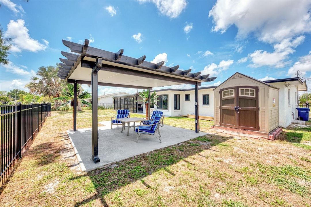 最近售出: $450,000 (3 贝兹, 2 浴室, 1756 平方英尺)