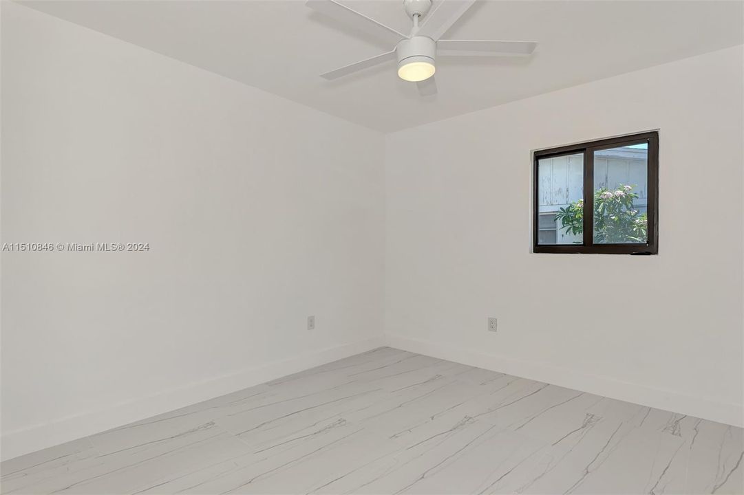 最近售出: $450,000 (3 贝兹, 2 浴室, 1756 平方英尺)