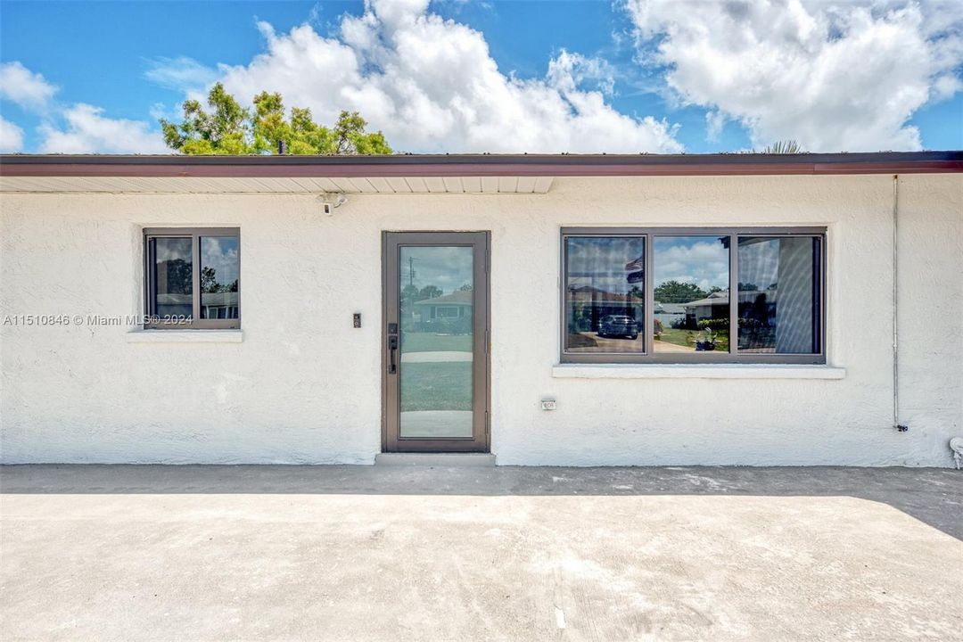 最近售出: $450,000 (3 贝兹, 2 浴室, 1756 平方英尺)