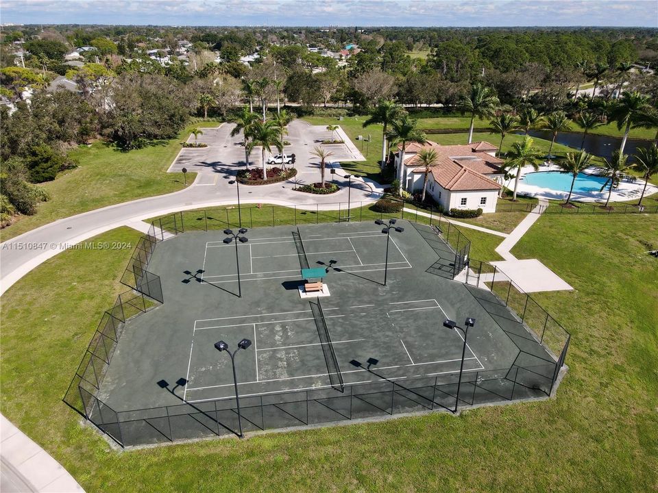 For Sale: $710,000 (4 beds, 2 baths, 2360 Square Feet)