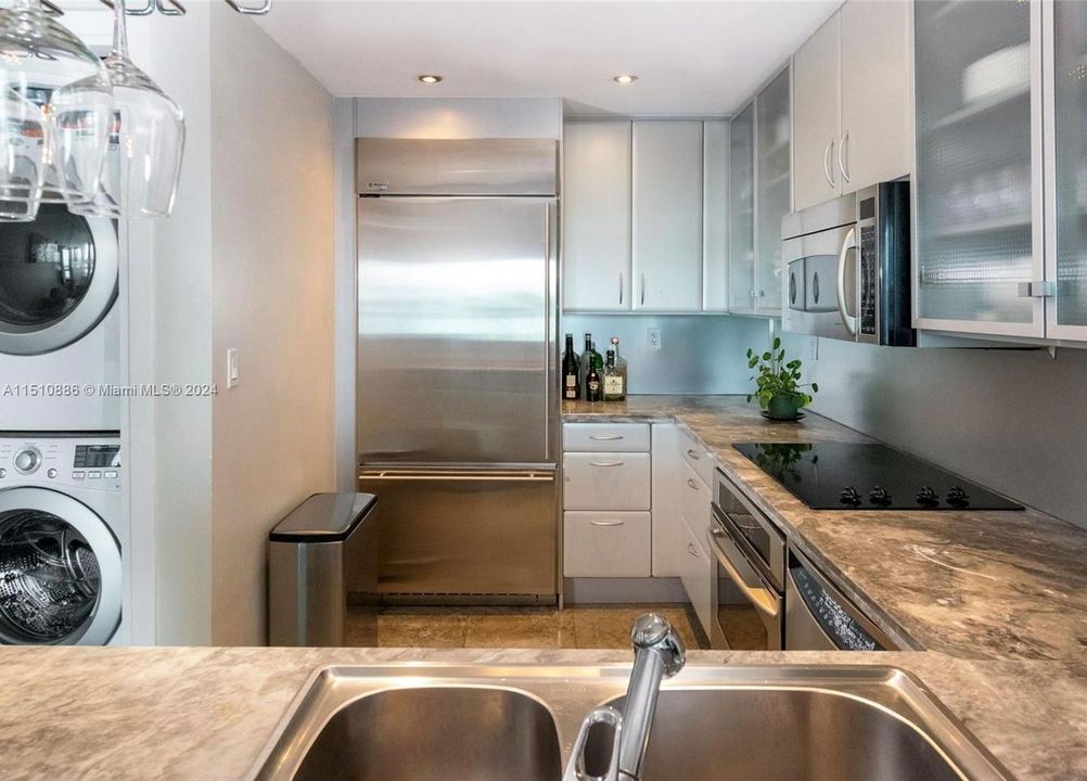 Recently Rented: $8,000 (2 beds, 2 baths, 1252 Square Feet)