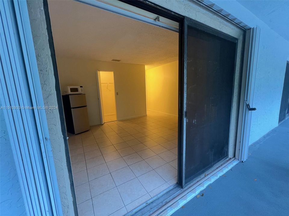 Recently Rented: $1,000 (1 beds, 1 baths, 2540 Square Feet)