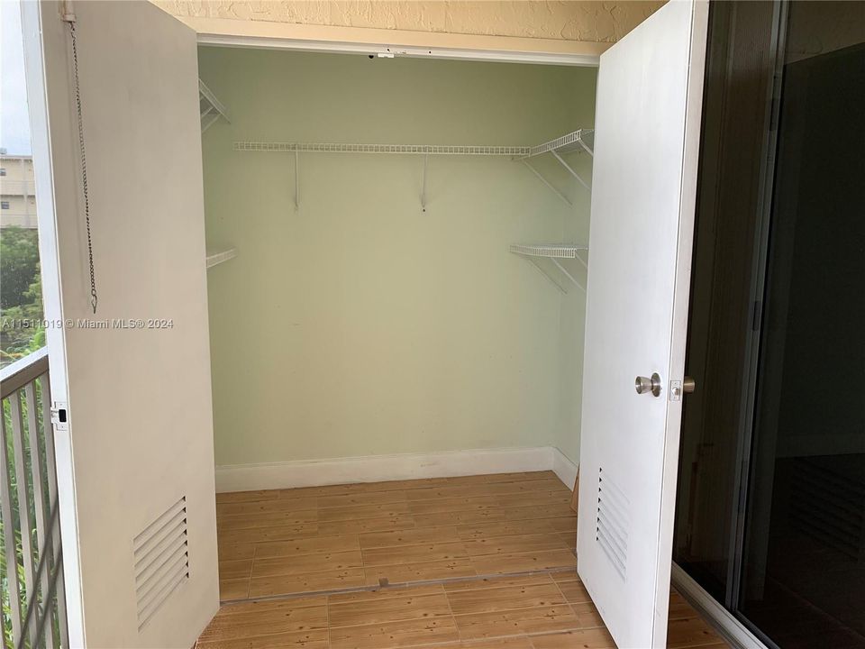 最近租的: $1,950 (1 贝兹, 1 浴室, 810 平方英尺)