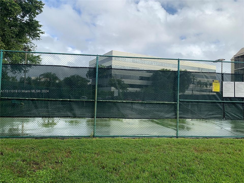 最近租的: $1,950 (1 贝兹, 1 浴室, 810 平方英尺)