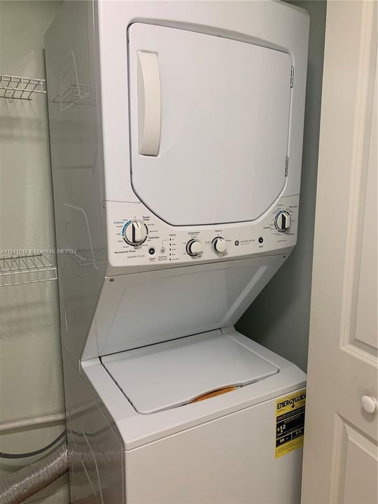 最近租的: $1,950 (1 贝兹, 1 浴室, 810 平方英尺)