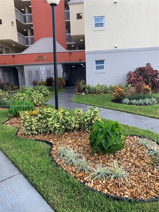 最近租的: $1,950 (1 贝兹, 1 浴室, 810 平方英尺)