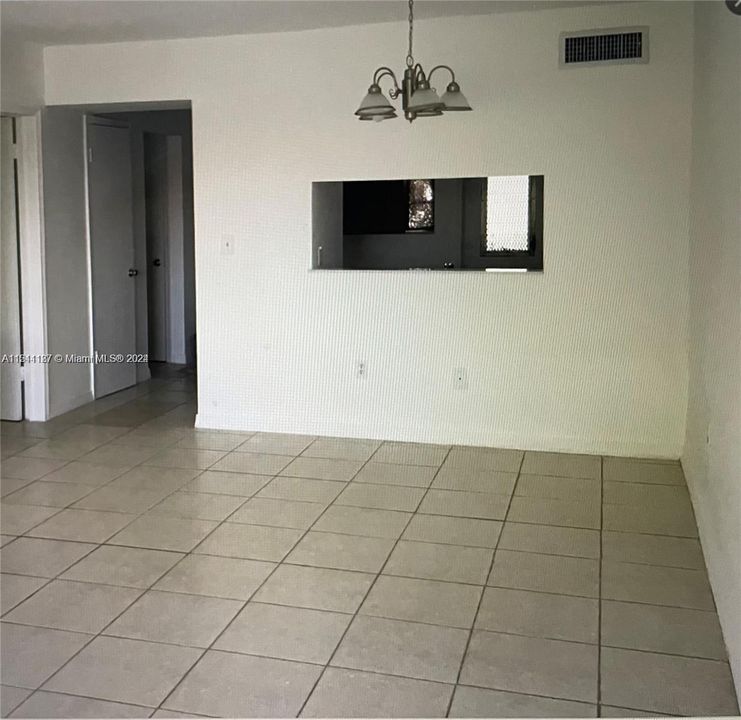 For Sale: $250,000 (1 beds, 1 baths, 800 Square Feet)