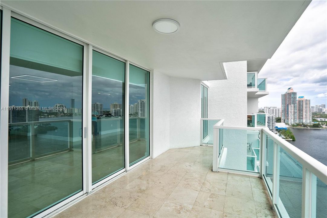 Recently Sold: $1,540,000 (2 beds, 3 baths, 2970 Square Feet)