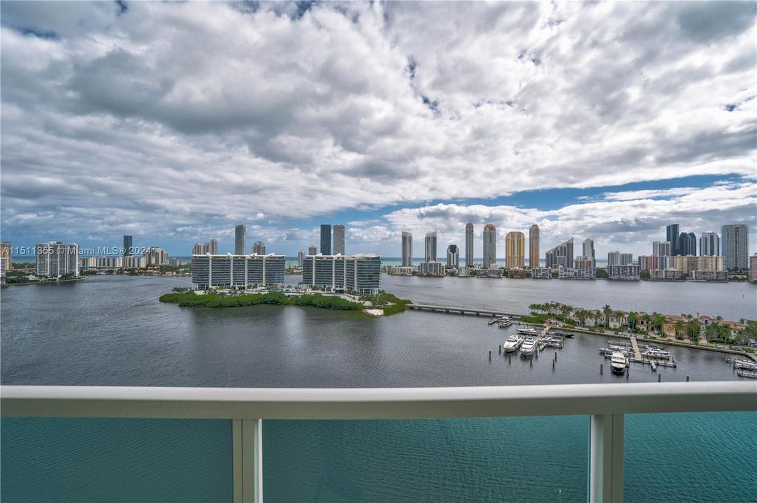 Recently Sold: $1,540,000 (2 beds, 3 baths, 2970 Square Feet)