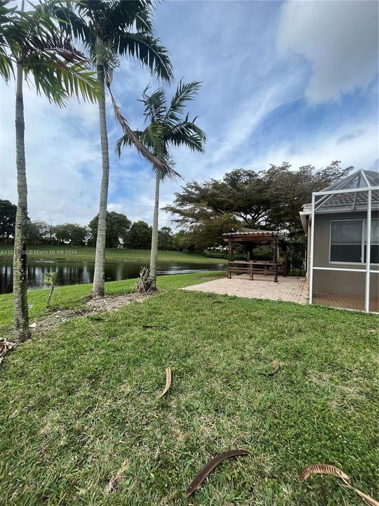 Recently Sold: $700,000 (3 beds, 2 baths, 1559 Square Feet)